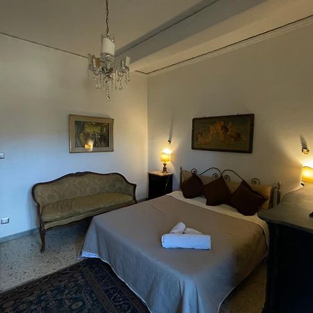 B&B Maria Napoli Bagian luar foto
