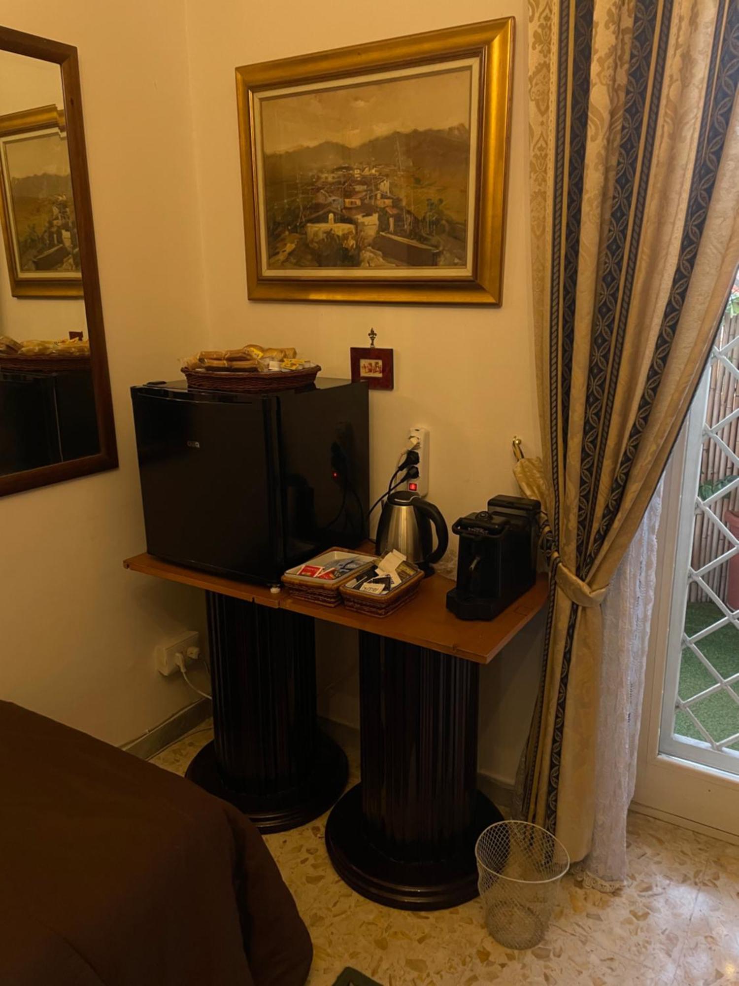 B&B Maria Napoli Bagian luar foto